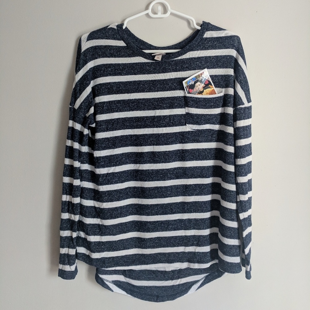 oversized striped sweatshirt